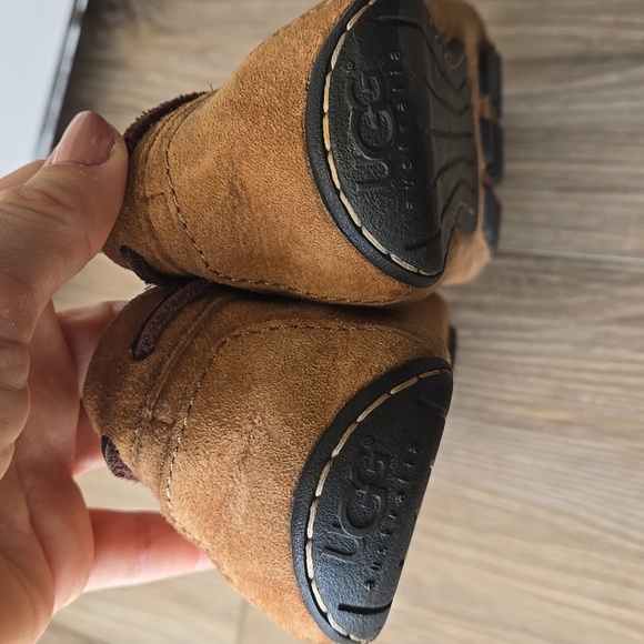 UGG Dakota Tie Bow Loafer - Picture 5 of 8